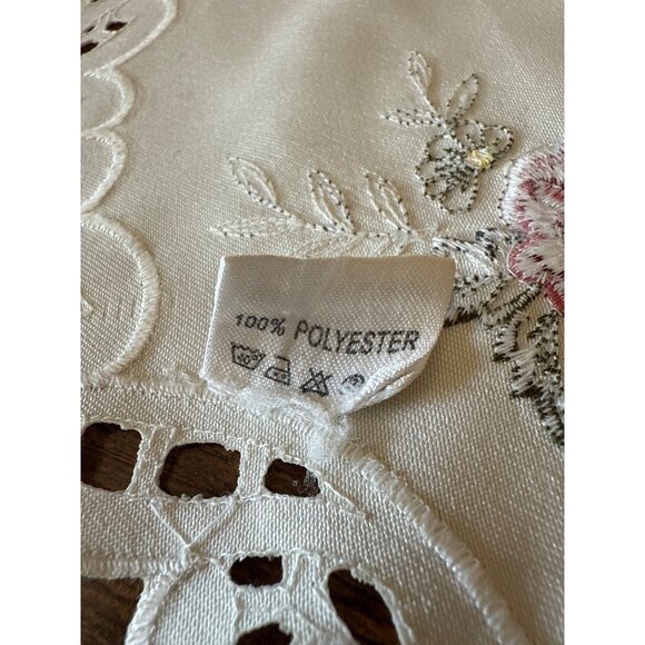 Vintage Crochet Doilies & Embroidered Table Mats Set Of 5 - Picture 16 of 16